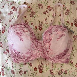 WACOAL PINK LACEY EMBROIDERED BRA 💖SIZE 32DD 💋NEW WITH TAGS 🎁